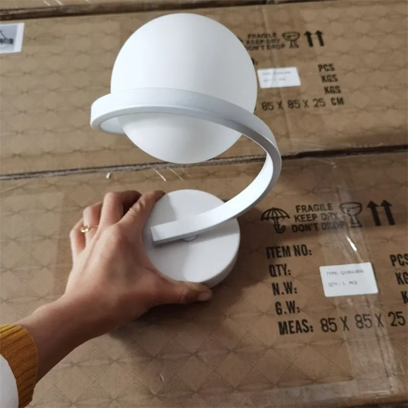 Black/White Metal Wall Lights Simple Living Room Bedroom Bedside Corridor Stairs Lamps G9 Sconce Lamp Glass Ball Wall Lighting