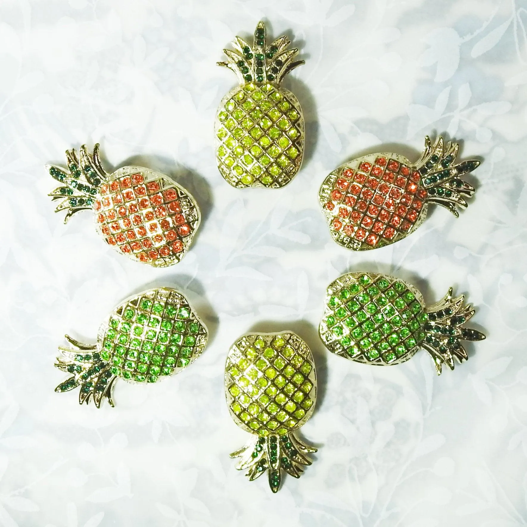 Pineapple snap buttons