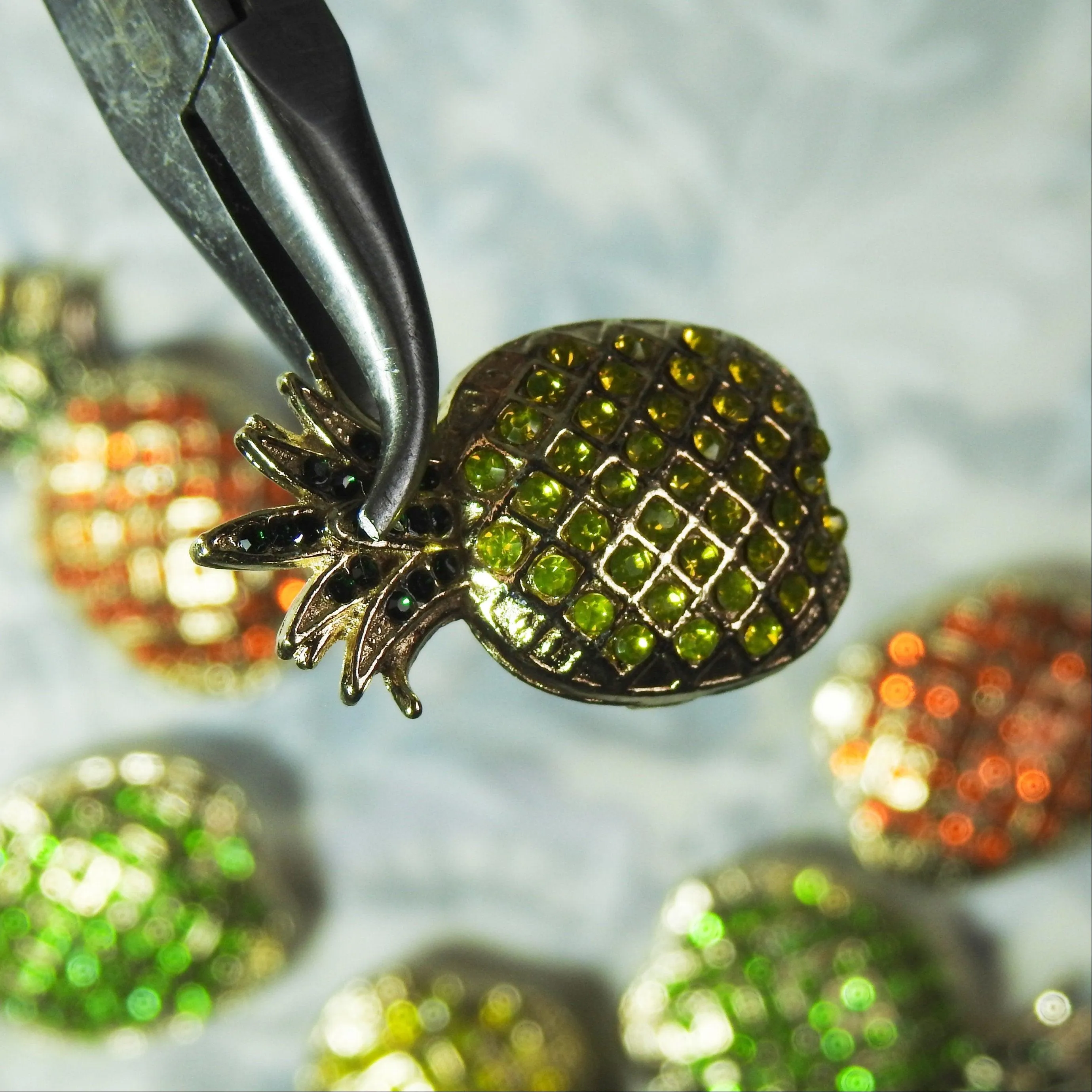 Pineapple snap buttons