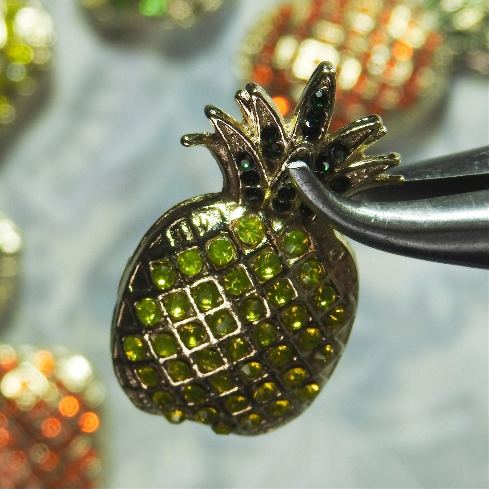 Pineapple snap buttons