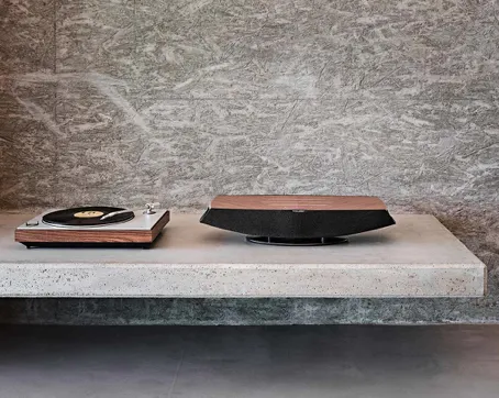 Sonus Faber Omnia Wireless Speaker with Phono Stage